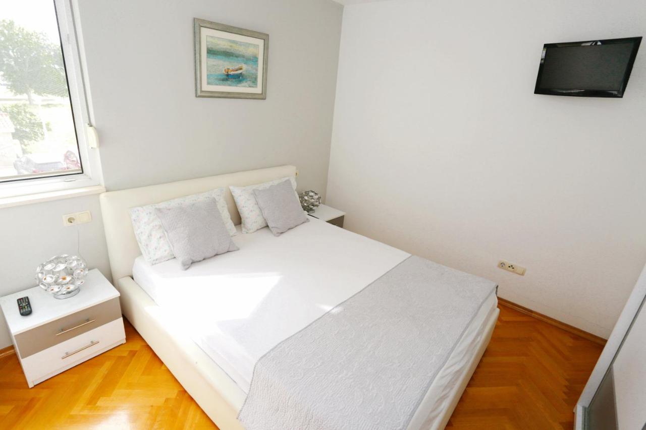 Luxury Family Apartment 奥米什 外观 照片
