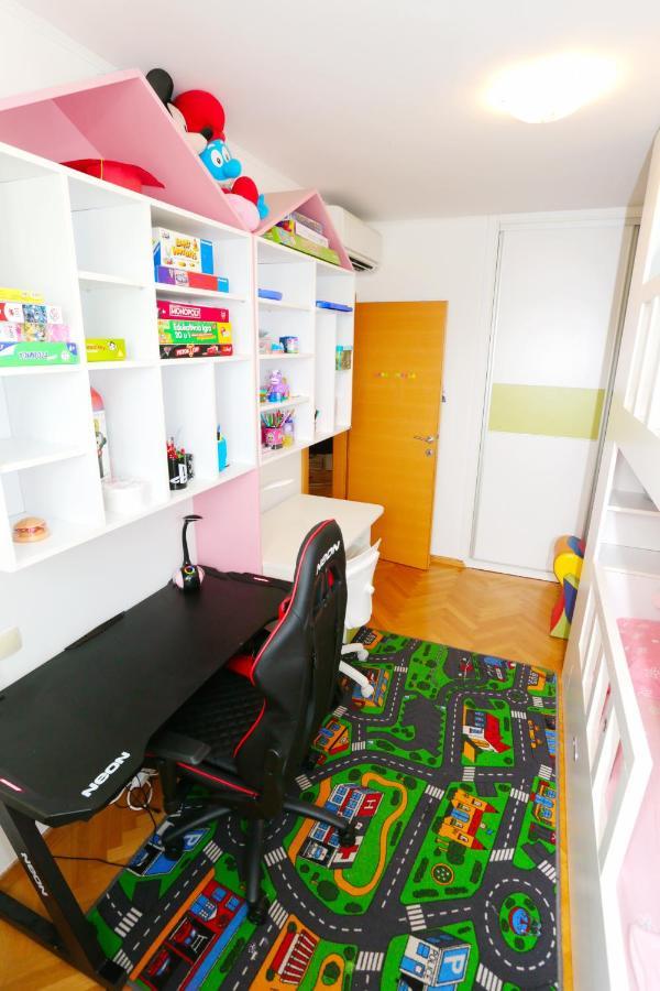 Luxury Family Apartment 奥米什 外观 照片